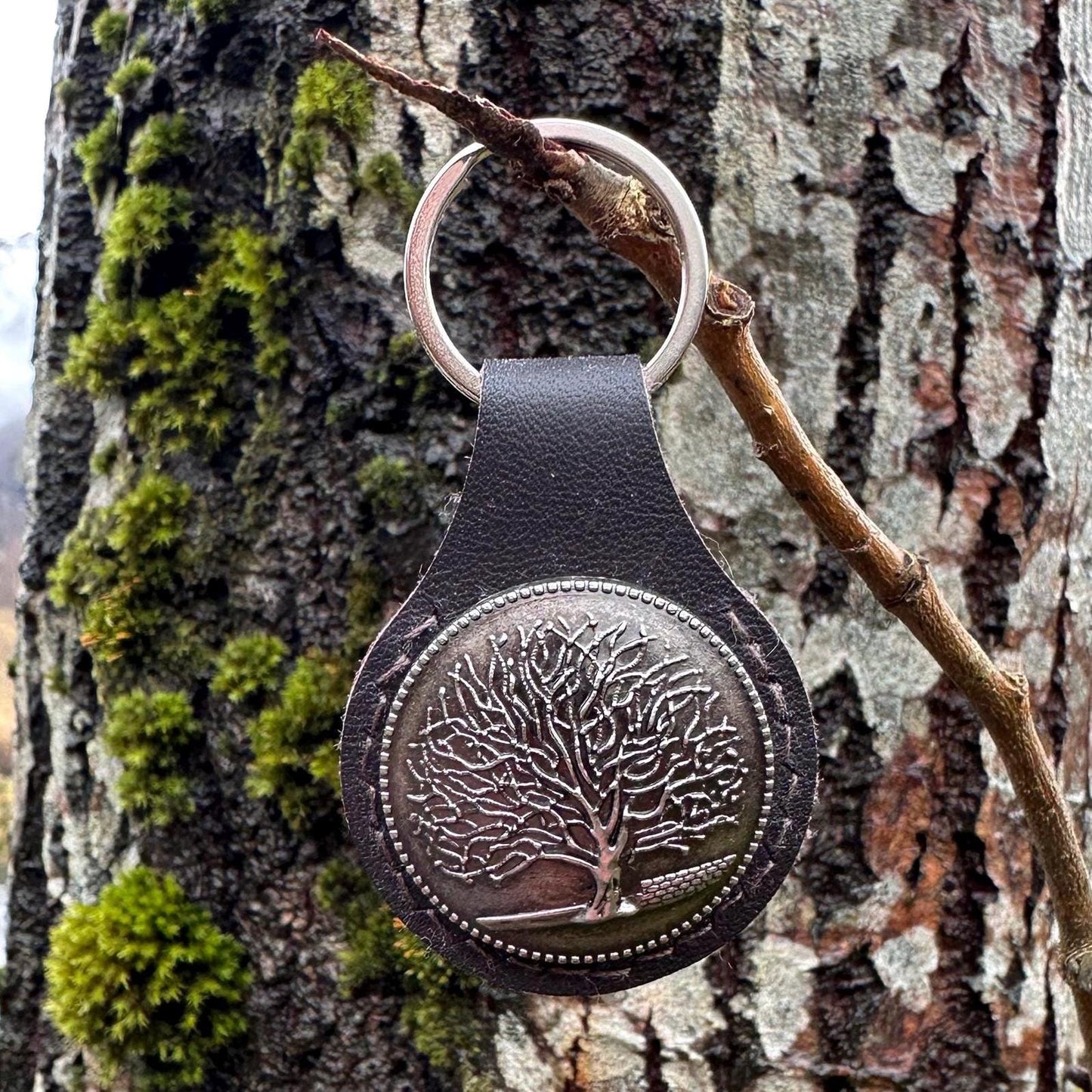 Yggdrasil kožni privjesak za ključeve – nordijski simbol stabla života