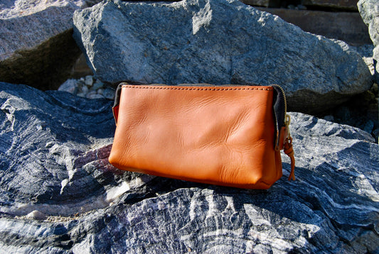 EIRA Travel Bag